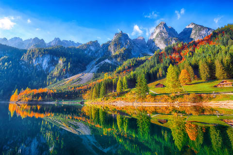 Fall colors at Gosauseen Lake in Austria