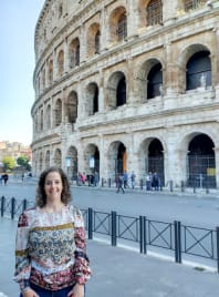 Travel agent Laura in Italy