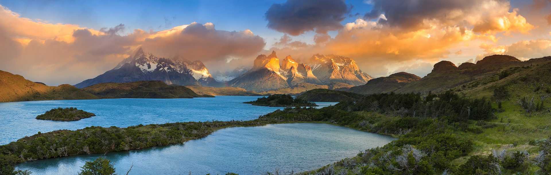 South America Tour - Mountain Views in Torres del Paine, Patagonia