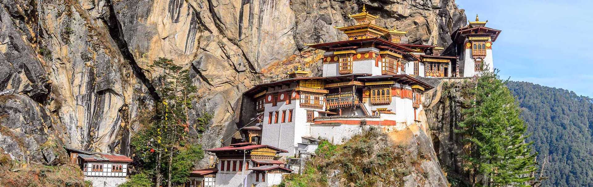 Bhutan Tour of the Paro Valley&#039;s Tigers Nest Monastery